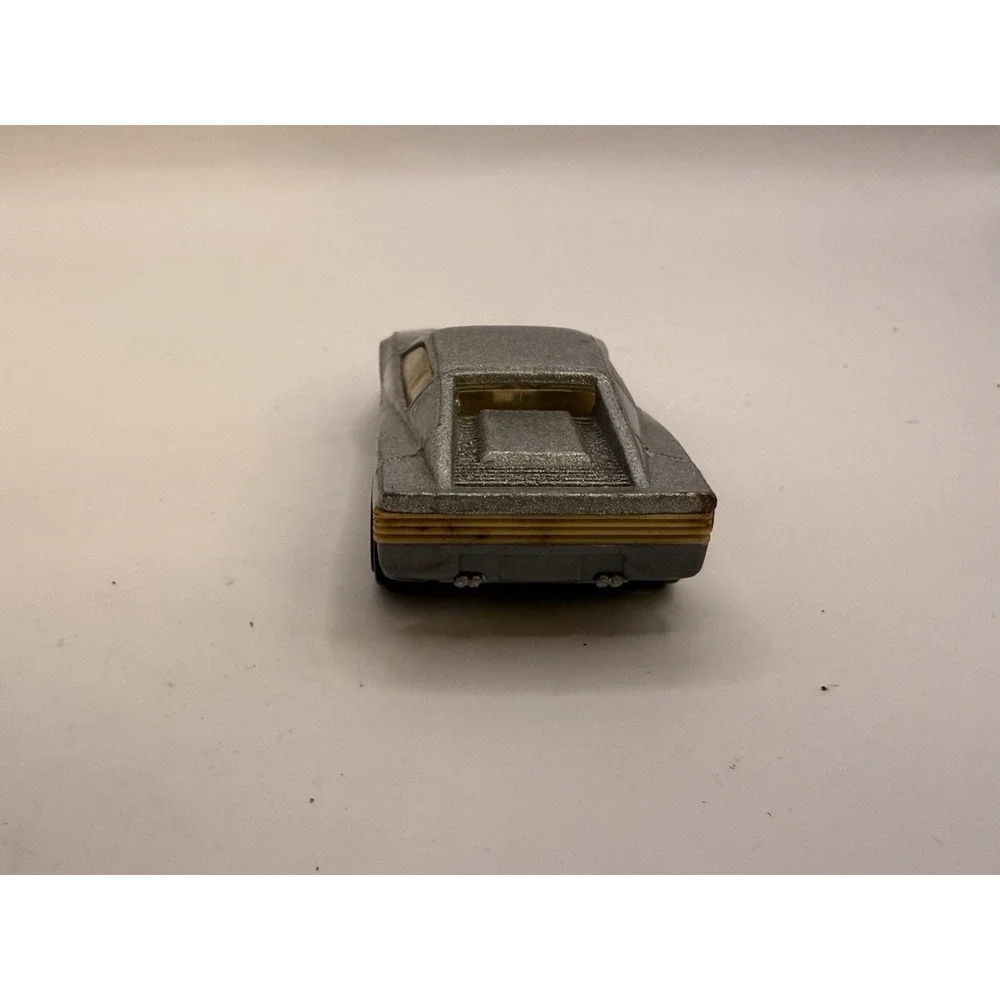 Hot Wheels Ferrari‎ Testarossa 1986 Silver Diecast Car w/ Display Case